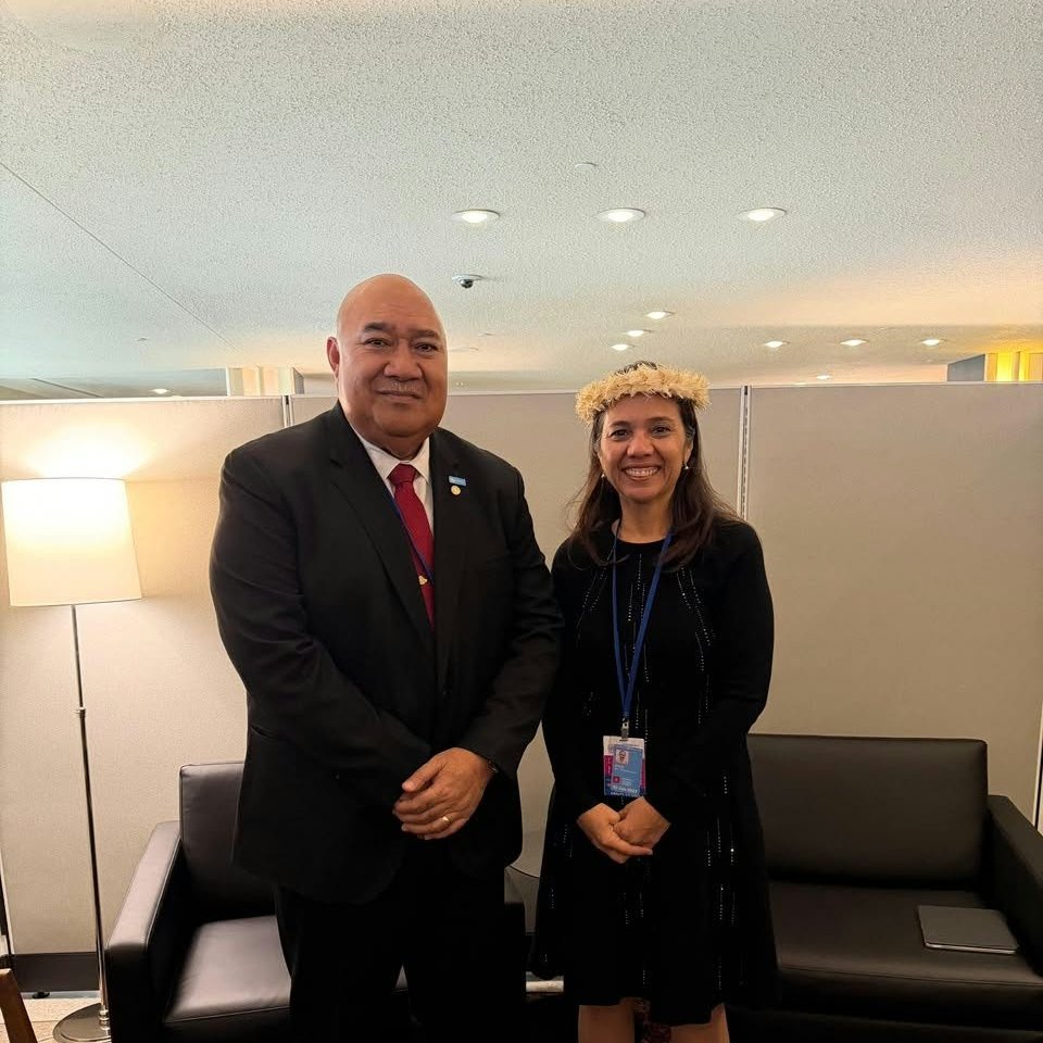 RD_WPRO's tweet photo. Climate change has long been a health emergency. 

It’s past time we treated it that way.

At #UNGA81, I had valuable conversations with Minister @LyndaTabuya of Fiji, Dr Andrew Jones of @spc_cps and @EnvoyRmi from the Marshall Islands.

One message was clear: climate and health cannot be treated as separate issues. 

As a Pacific Islander, I know this is not abstract. 

It is about our families, freshwater, food, homes, and the health services people rely on when crisis strikes.

We need to act:

→ Bring climate and health financing together.
→ Make health facilities climate-resilient.
→ Recognize Pacific knowledge and leadership.

As we head towards #preCOP in Fiji and Tuvalu, we must keep speaking with one voice: climate action is health action. #COP31