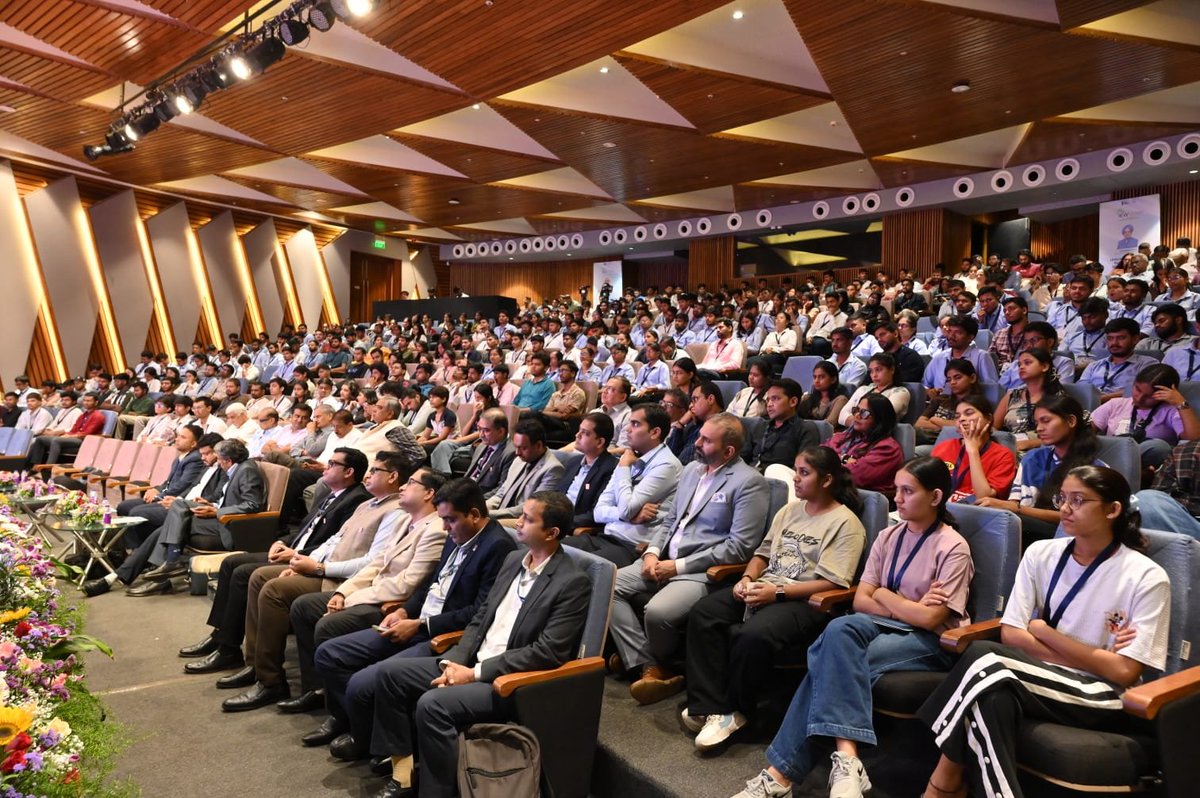HPCL's tweet photo. Mumbai joined the national Curtain Raiser of India Energy Week (IEW) 2027 through a live webcast from Kolkata, at the S. P. Jain Institute of Management & Research (SPJIMR), Mumbai.

The audience joined the national proceedings live from Kolkata, witnessing the Curtain Raiser addressed by the Hon’ble Minister of Petroleum & Natural Gas and the Hon’ble Chief Minister of West Bengal, alongside other distinguished dignitaries. The programme also featured addresses by HPCL’s senior leadership and an introduction to MC²+ IGNITE, providing students with an opportunity to connect classroom learning with real-world developments in energy, technology, entrepreneurship and innovation.

The event brought together Director – HR, Shri K S Shetty and Director – Finance, Smt. Srividya Venkataraman, HPCL, along with Prof. Varun Nagaraj, Dean and Professor of Information Management and Analytics, SPJIMR, Prof. B. N. Chaudhari, Principal, Sardar Patel Institute of Technology, Mumbai, distinguished guests, start-ups and students, creating an engaging interface between academia, industry and the energy ecosystem.

A meaningful step towards connecting young talent with the ideas, people and innovations shaping India’s energy future.

@HardeepSPuri @PetroleumMin @TheSureshGopi @Secretary_MoPNG @neerajmittalias @varun_nagaraj
@SPJIMR

#IndiaEnergyWeek2027 #IEW2027 #HPCL #EnergyTransition #EnergyInnovation #AcademiaIndustryConnect #EnergyFuture #OneHPCL #DeliveringHappiness