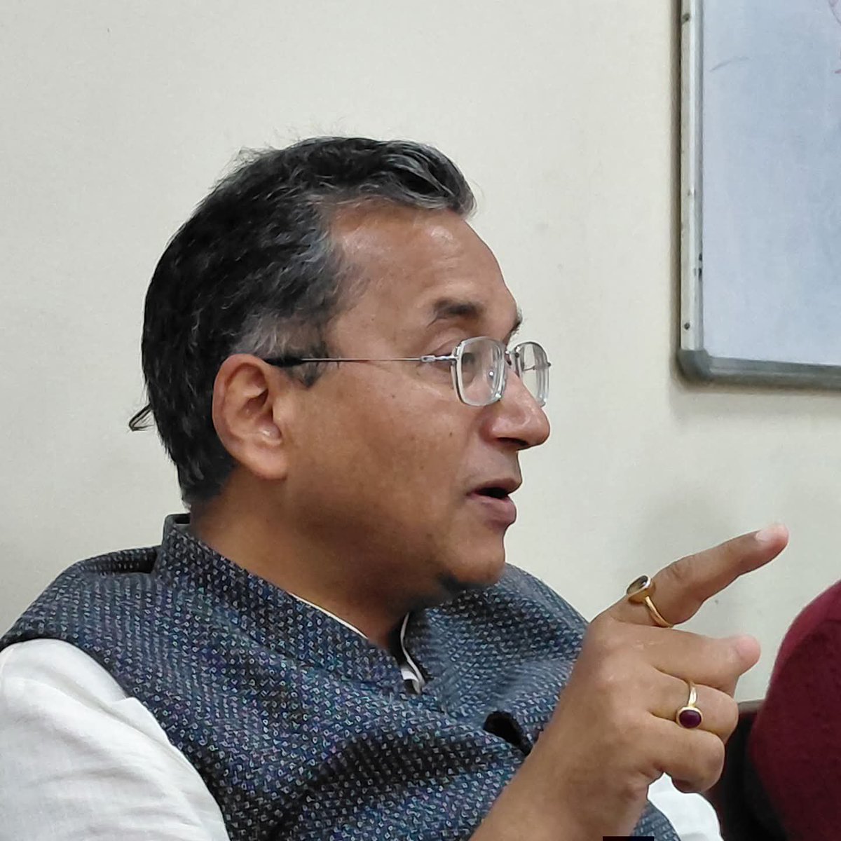 rajshekharjoshi's tweet photo. SBI द्वारा संचालित ग्रामीण स्वरोजगार प्रशिक्षण संस्थान (RSETI), चम्पावत में मुख्य अतिथि के रूप में उपस्थित होकर नवाचार और उद्यमिता से जुड़े युवाओं एवं उद्यमियों से संवाद करने का अवसर मिला।
 
#Uttarakhand #RajShekharJoshi #Entrepreneurship #SelfEmployment #SkillDevelopment https://t.co/jZ7JraILjl
