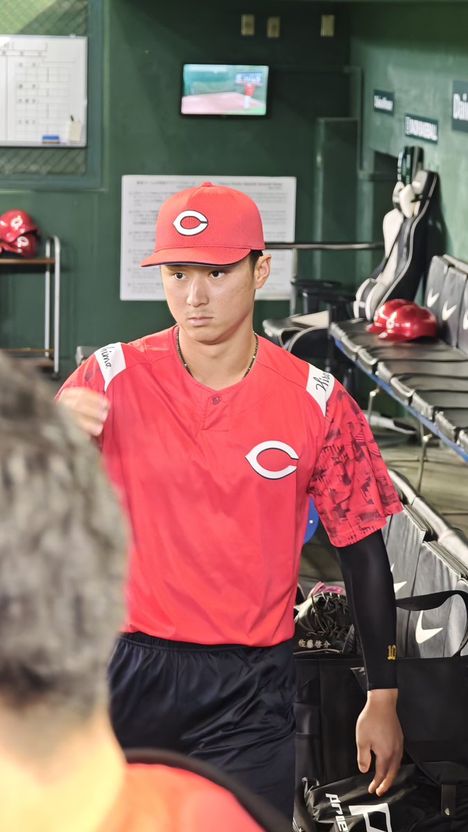 chugoku_carp's tweet photo. 佐々木選手「大丈夫です！」とのことで���！
#carp https://t.co/LY5gPBgIlO