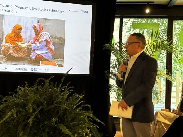 heifer_asia's tweet photo. ⁉️ How do we build a more #ClimateResilient #LivestockSector while recognising the vital role animals play in the lives and livelihoods of billions of people?

This was at the heart 💚 of “Can It Scale? A Pitching Session for Livestock Investment Solutions” at #ClimateWeekNYC, co-hosted by @Heifer  International, International Livestock Research Institute (@ILRI ), Environmental Defense Fund and Global Dairy Platform Inc.

We were particularly proud to see Dilip Bhandari, our Sr. Director of Programs - Livestock Technology and One Health, Asia, takes the stage to present a model that addresses a critical gap in rural communities: access to affordable, high-quality animal health services.