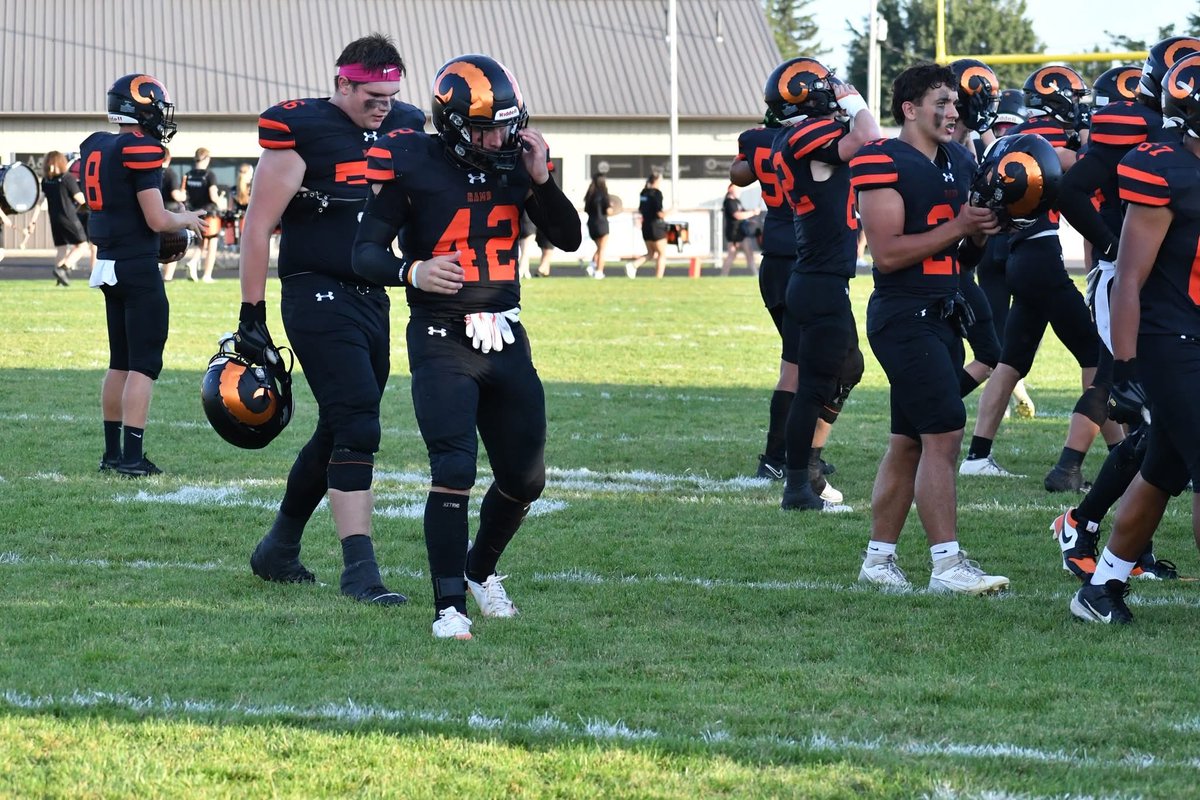 FatKidNinja78's tweet photo. Watching this young man grow on and off field constantly make me proud @IzaiahHiggins56 #football #livinghisdream #hardwork #proudfather https://t.co/2S54bRNNG2