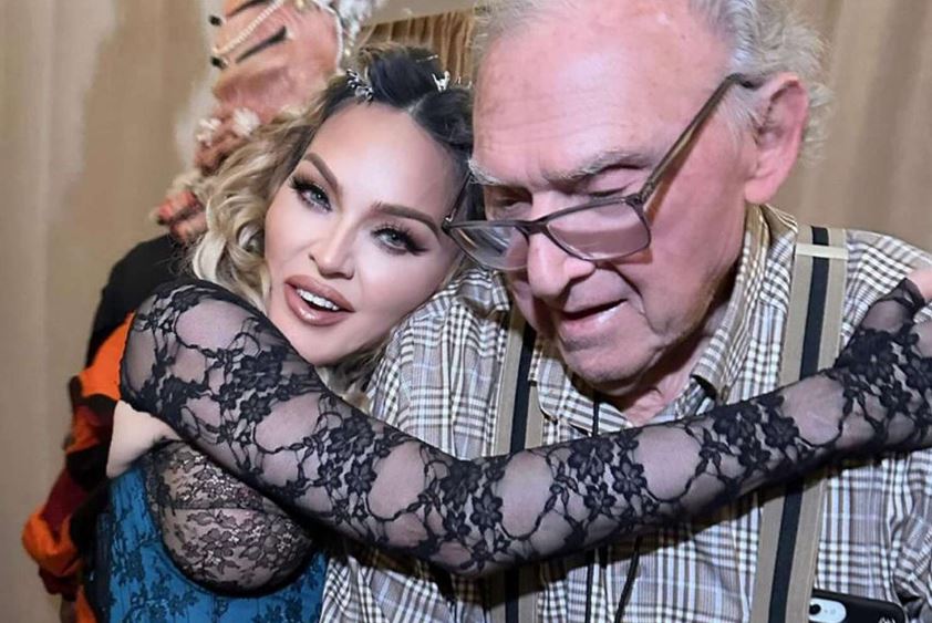 USACelebHub's tweet photo. 🎤 Searching for Madonna?

Discover her biography, age, family, children, top songs, movies, awards, net worth, and incredible career journey in this complete guide.

🔗 https://t.co/DOVrfElhaH

#Madonna #QueenOfPop #Madonna2026 #MadonnaSongs #usacelebhub https://t.co/xlGoi7KI4i