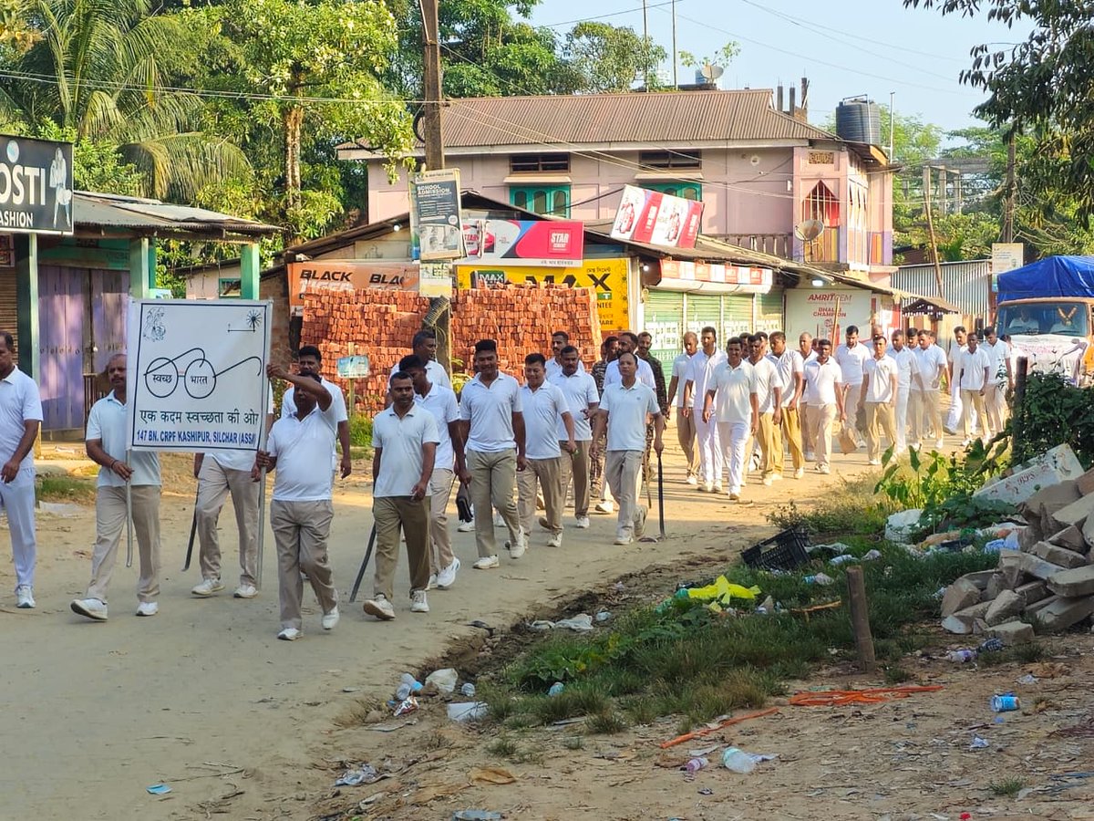 147BNCRPF's tweet photo. "Swachhata Mein Sahbhag: Swachh Bharat, Viksit Bharat – 26 " On 26 September 2026, 147 Bn CRPF organized a cleanliness @ Kashipur Market.
@crpfindia @HMOIndia @PIBHomeAffairs @PMOIndia @SwachhBharatGov @swachhbharat @MoHUA_India @MoJSDDWS https://t.co/0vlf1YtNkl