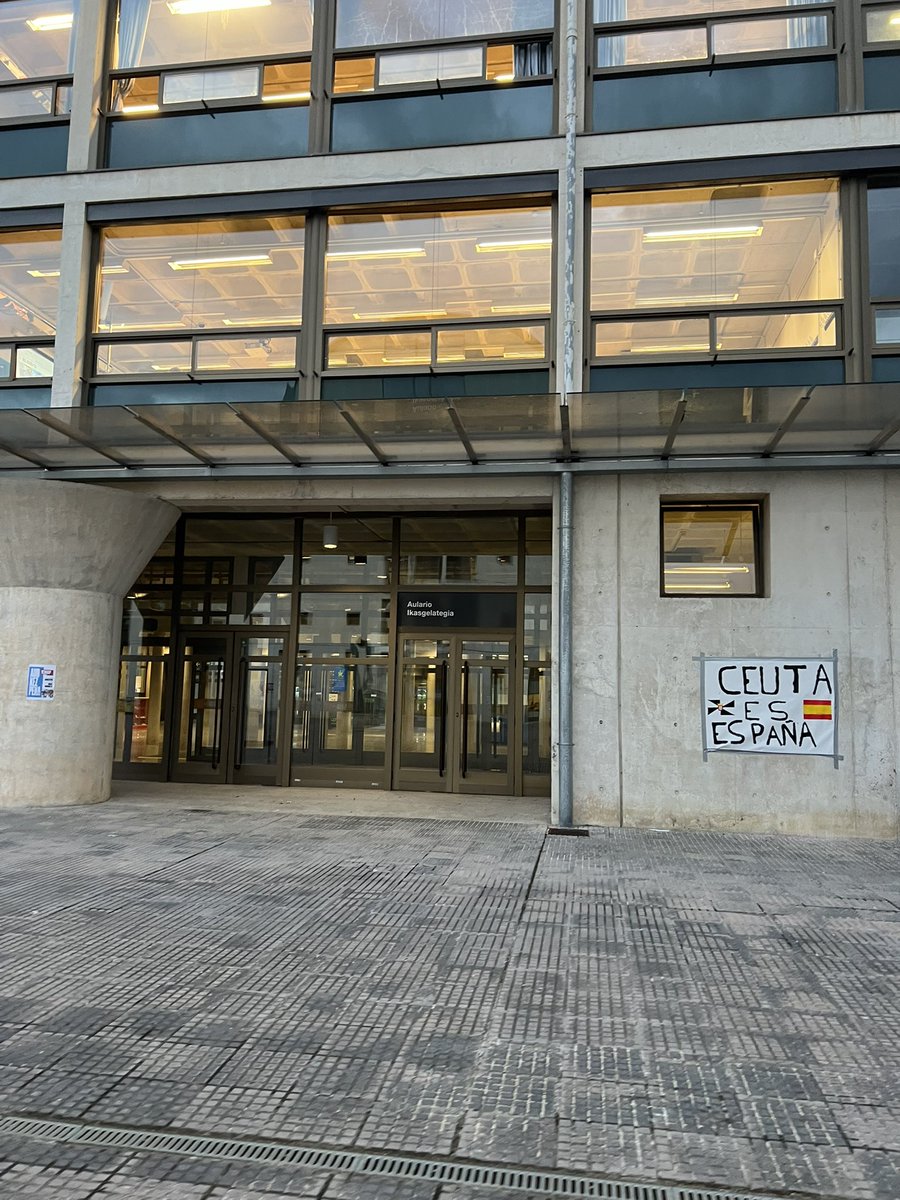 nngg_navarra's tweet photo. Visto en la UPNA.

Honor a los jóvenes. 🇪🇸🚀 https://t.co/VL1nCMLBVy