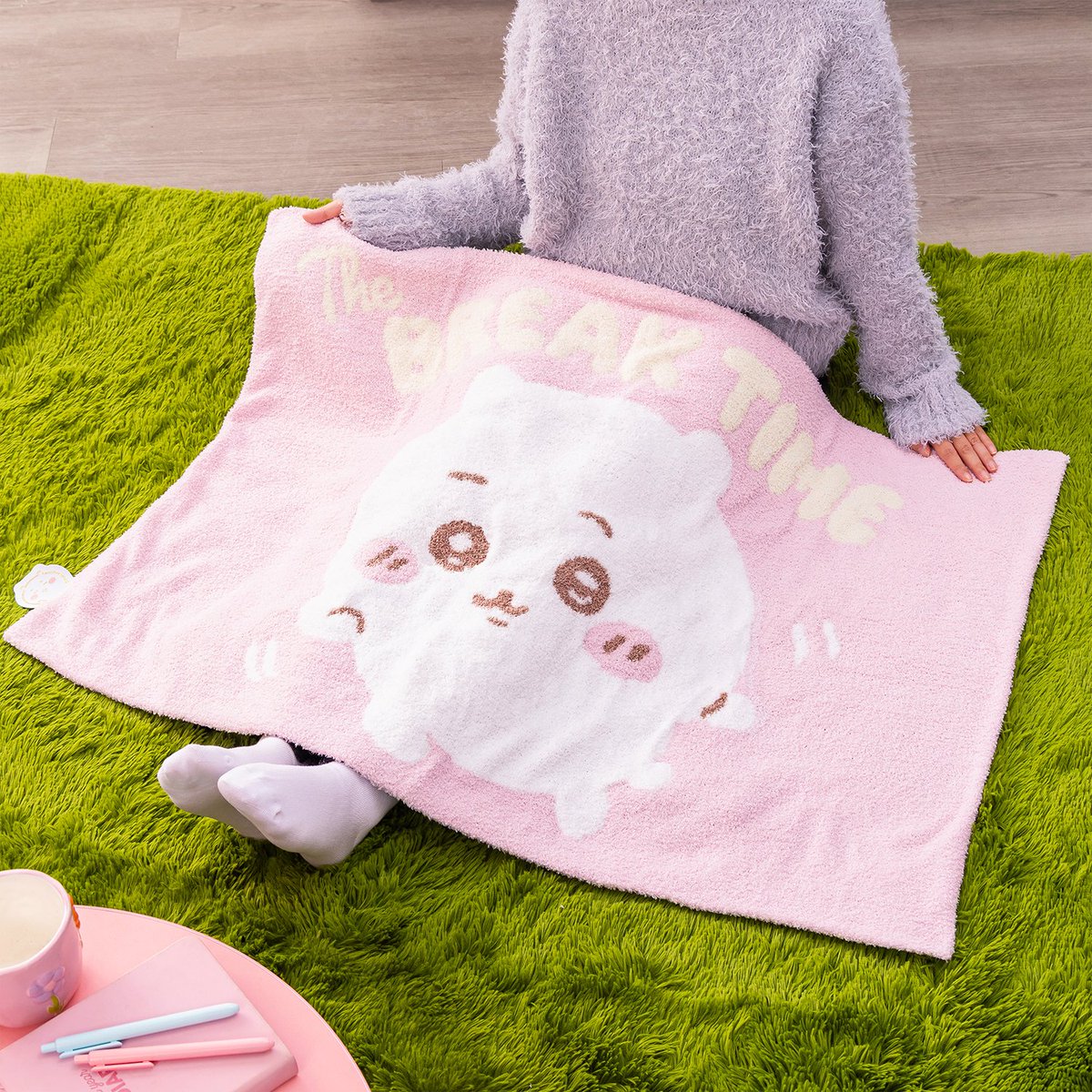 chiikawa_kouhou's tweet photo. ＼新商品／

『あったかもこもこブランケット』
（ちいかわ、ハチワレ、うさぎ、モモンガ）

10月9日(金)より
ちいかわらんど、ちいかわマーケット ほかにて順次発売🙌
発売日の詳細、お取り扱いは下記ページをご確認ください。
https://t.co/8xTguzB7Pr

#ちいかわ https://t.co/XST2cAlCDI