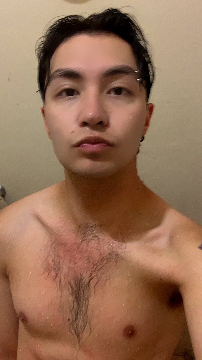 ChrisSpongeee's tweet photo. La cara del wey q se desnudo en su escuela 🤪 https://t.co/azwVaMhnVy