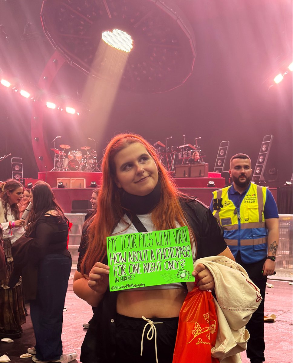Silvileo_x's tweet photo. When @NiallOfficial when 😭I know how to act professional, I just want to get the chance to work my magic with my big camera once 🥺 https://t.co/Wp3X7swe4W