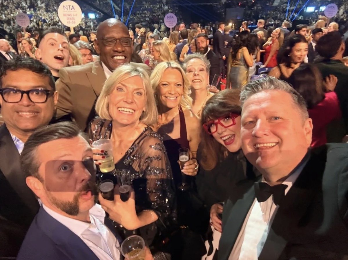 TheShaunWallace's tweet photo. One of the things I love most about being part of The Chase is that it’s so much more than what you see on screen. Behind every episode is an incredible team of people who work tirelessly to make the programme what it is — from the wonderful production team, researchers and crew, presenters, contestants, Chasers and of course the main man, Brad!

I feel incredibly fortunate to be part of such a fabulous programme and to work alongside so many talented, dedicated and genuinely lovely people. Every time we come together, I’m reminded just how special the Chase family really is.

Here’s to the people behind the scenes, in front of the cameras and everyone in between. Thank you for making The Chase the show it is. 👊🏾

#TheChase #Family #itv #chasers #thechasers