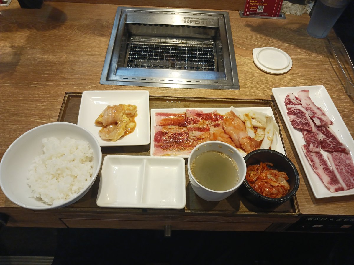 skymisaki's tweet photo. 今日は焼肉ライクでランチ。
肉の日で黒毛和牛が半額なのでフルサイズの黒毛和牛を追加で頼んでみた。
#焼肉ライク
#肉の日 https://t.co/E1NV46prL8