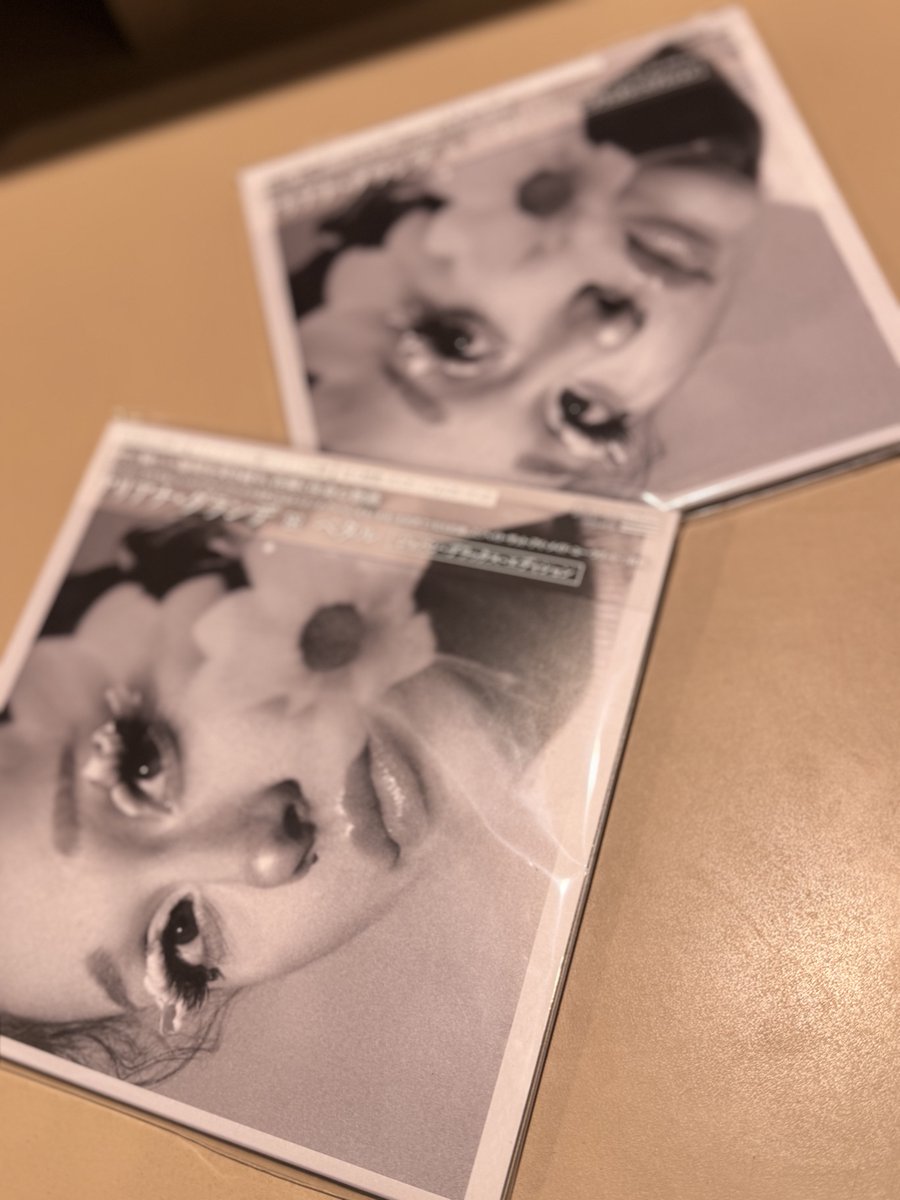TOWER_Shibuya's tweet photo. 【Ariana Grande】
最新アルバム『petal』国内盤CDが入荷しましたꕤ。
ペタル ジャパン・デラックス・エディションは
7インチ・サイズ紙ジャケット仕様ꕤ
https://t.co/EcbWqlswaE

6Fにスペシャルフォトスポットが登場！
素敵すぎます…ꕤ
ぜひたくさん写真撮ってください。
📍tower vinyl shibuya
📅until october 5
#arianagrande