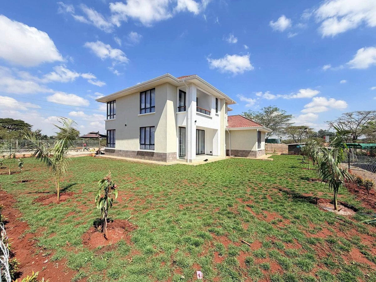 ignyharaz2's tweet photo. A 4B all ensuite mansion at Northlands  city is being sold at only ksh. 43M.

Tutatoboa kweli https://t.co/Zudi1Hl6TD