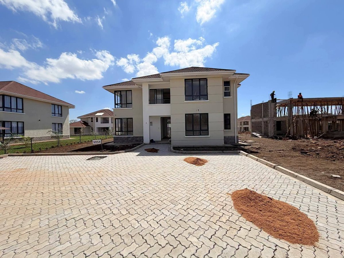 ignyharaz2's tweet photo. A 4B all ensuite mansion at Northlands  city is being sold at only ksh. 43M.

Tutatoboa kweli https://t.co/Zudi1Hl6TD