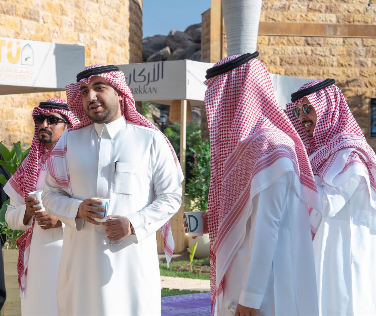 ArkkanTraining's tweet photo. تشرّفنا في شركة الأركان باستقبال سعادة الوكيل المساعد للصحة العامة بوزارة البلديات والإسكان والوفد المرافق له خلال زيارتهم لجناح الشركة في ملتقى سلامة الغذاء بالطائف زيارة نعتز بها وتؤكد دور الأركان كذراع تنفيذي لمشروع مراكز اختبار التثقيف الصحي وإسهامها في دعم جودة الخدمات . https://t.co/DbcM34Z8it