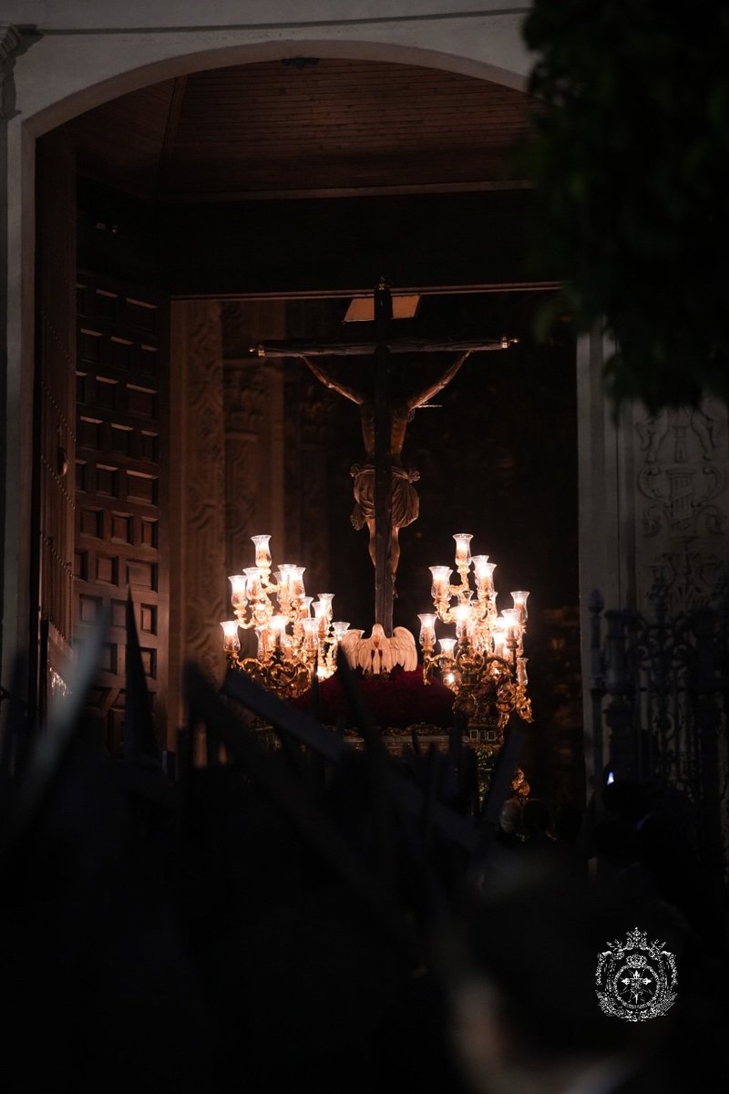Hdad_Amor's tweet photo. 𝗖𝗨𝗟𝗧𝗢𝗦 | Hoy martes celebraremos Misa de Hermandad ante el altar de nuestros Amantísimos Titulares. La eucaristía dará comienzo a las 20.00 h y se aplicará por el eterno descanso de las almas de N.H.D. Antonio Velarde Bellón y D. Bernardo Budiño Martínez. ⬇️

📸 @TQuifes https://t.co/99VumI1E3M
