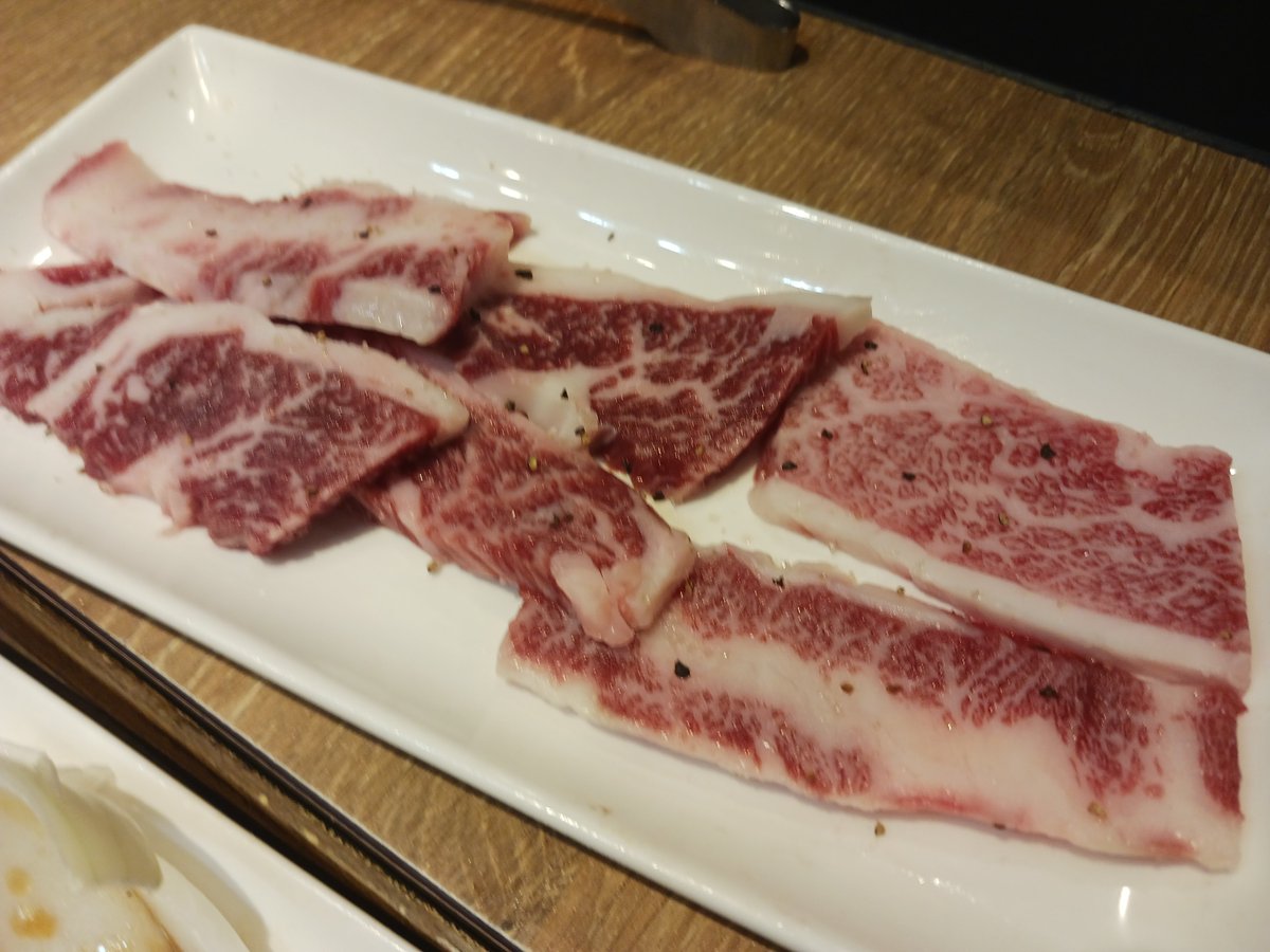 skymisaki's tweet photo. 今日は焼肉ライクでランチ。
肉の日で黒毛和牛が半額なのでフルサイズの黒毛和牛を追加で頼んでみた。
#焼肉ライク
#肉の日 https://t.co/E1NV46prL8