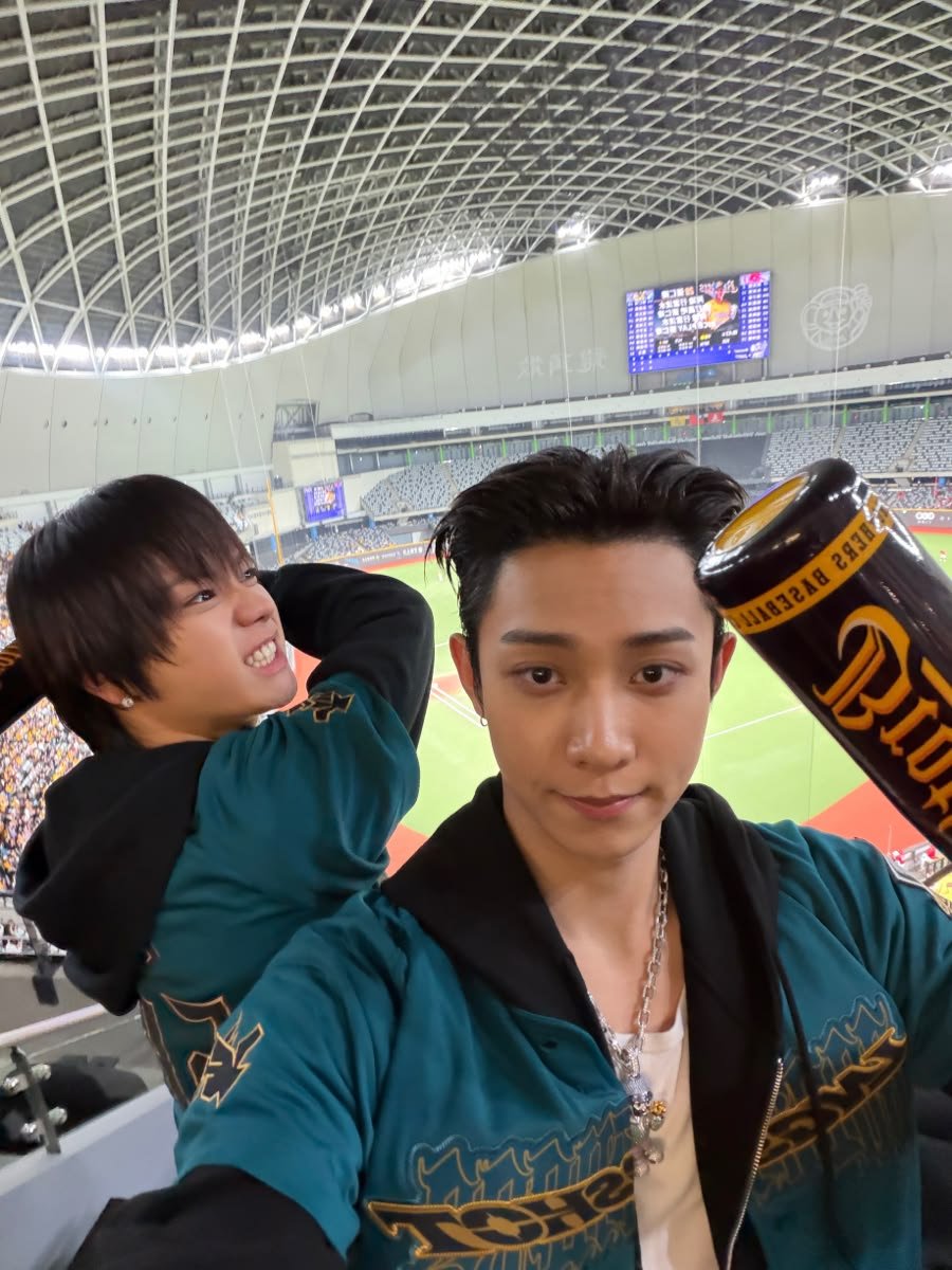 LNGSHOT_TH's tweet photo. [📝]  #ปฏิทินLNGSHOT
 
#OHYUL และ #RYUL จาก #LNGSHOT เตรียมปรากฏตัวในฐานะแขกรับเชิญของรายการวิดีโอพอดแคสต์ใหม่อย่าง ‘DAMN!BULANCE’ ซึ่งดำเนินรายการโดย BOYNEXTDOOR รายการจะเริ่มออกอากาศตั้งแต่วันที่ 2 ตุลาคม และปล่อยตอนใหม่ทุก ๆ 2 สัปดาห์ เวลา 17:00 น. ตามเวลาไทย ผ่าน Spotify และ YouTube สำหรับตอนที่โอยูล และรยูลจะมาร่วมรายการ ยังไม่มีการประกาศกำหนดออกอากาศอย่างเป็นทางการค่ะ

https://t.co/KAzA3ZRquM

#롱샷 #LNGSHOT_TH