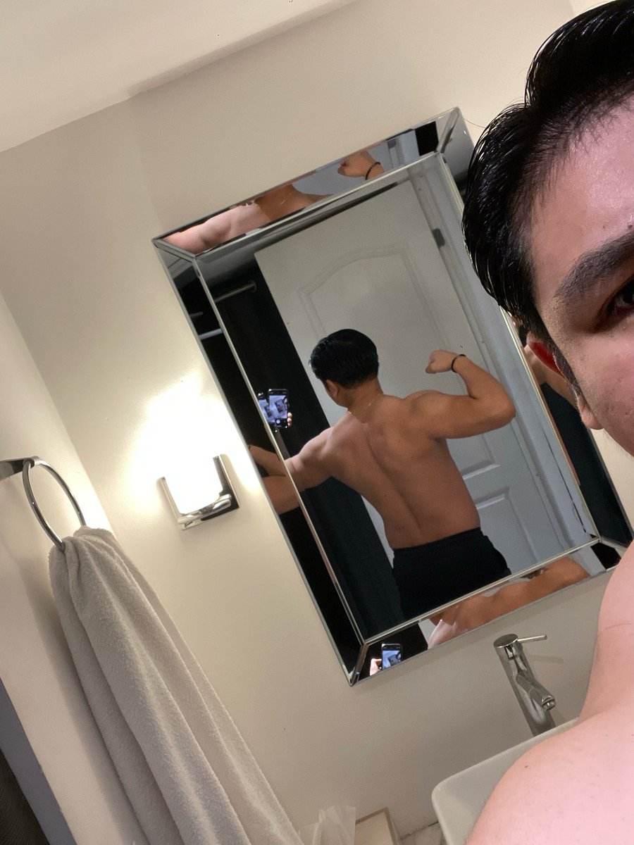 AlmoraO's tweet photo. Don’t stop working out! https://t.co/m1BvcCQUdV