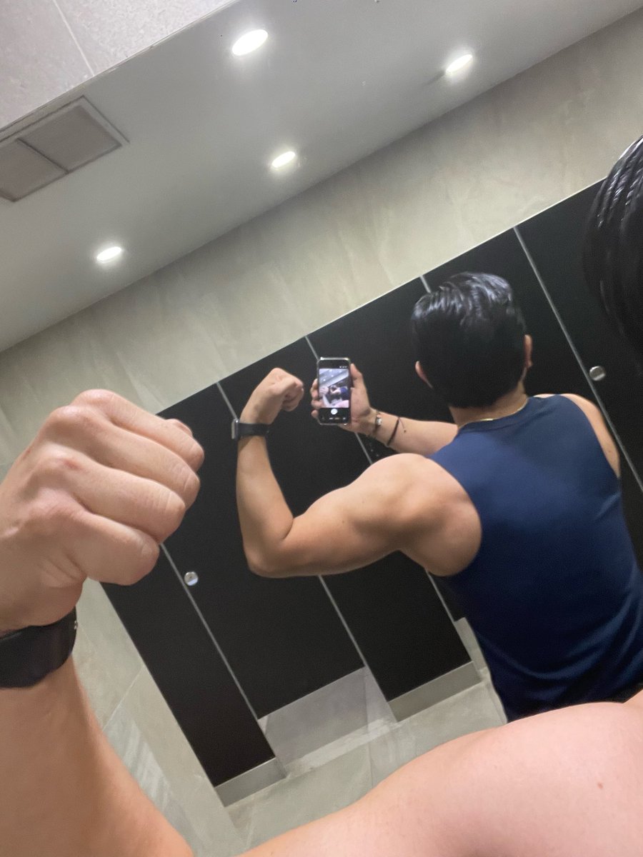 AlmoraO's tweet photo. Don’t stop working out! https://t.co/m1BvcCQUdV