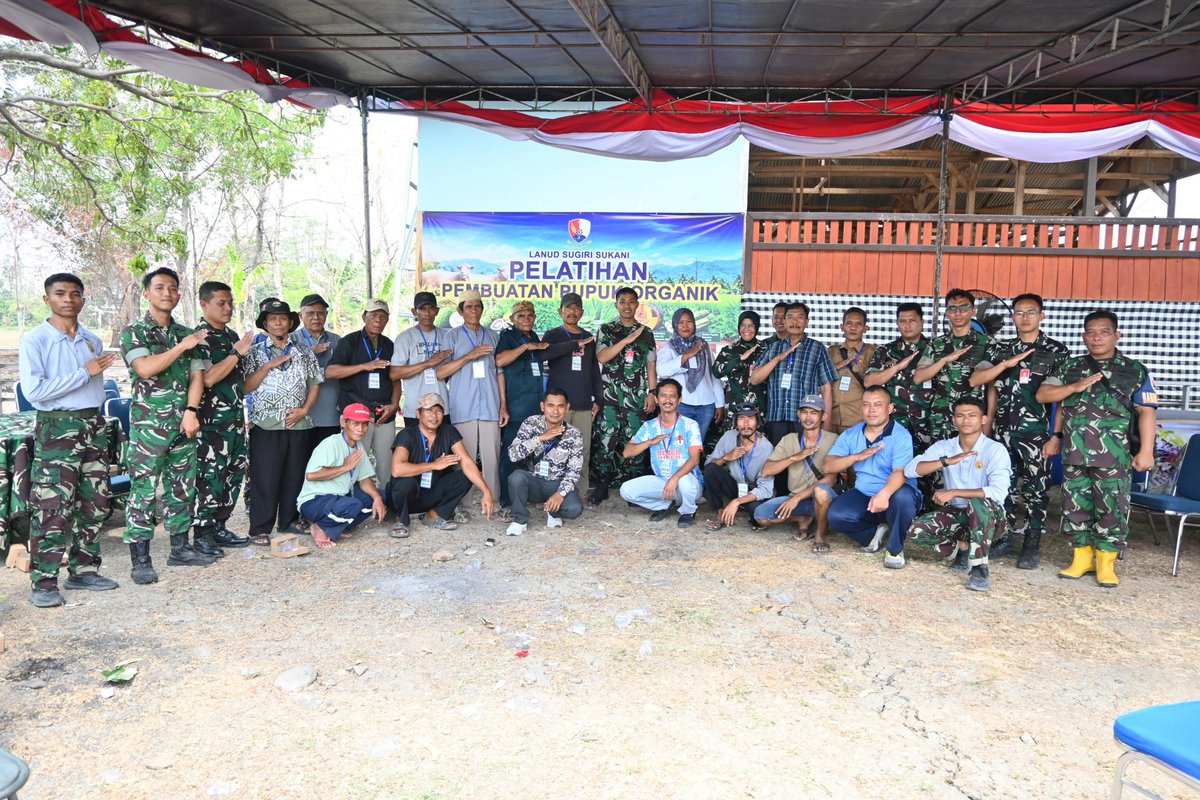 sugirisukani's tweet photo. Lanud SKI Ciptakan Bengkel Bumi melalui Pembuatan Jamu Sehat Tanaman Dan Ternak https://t.co/UDYCZAyziW