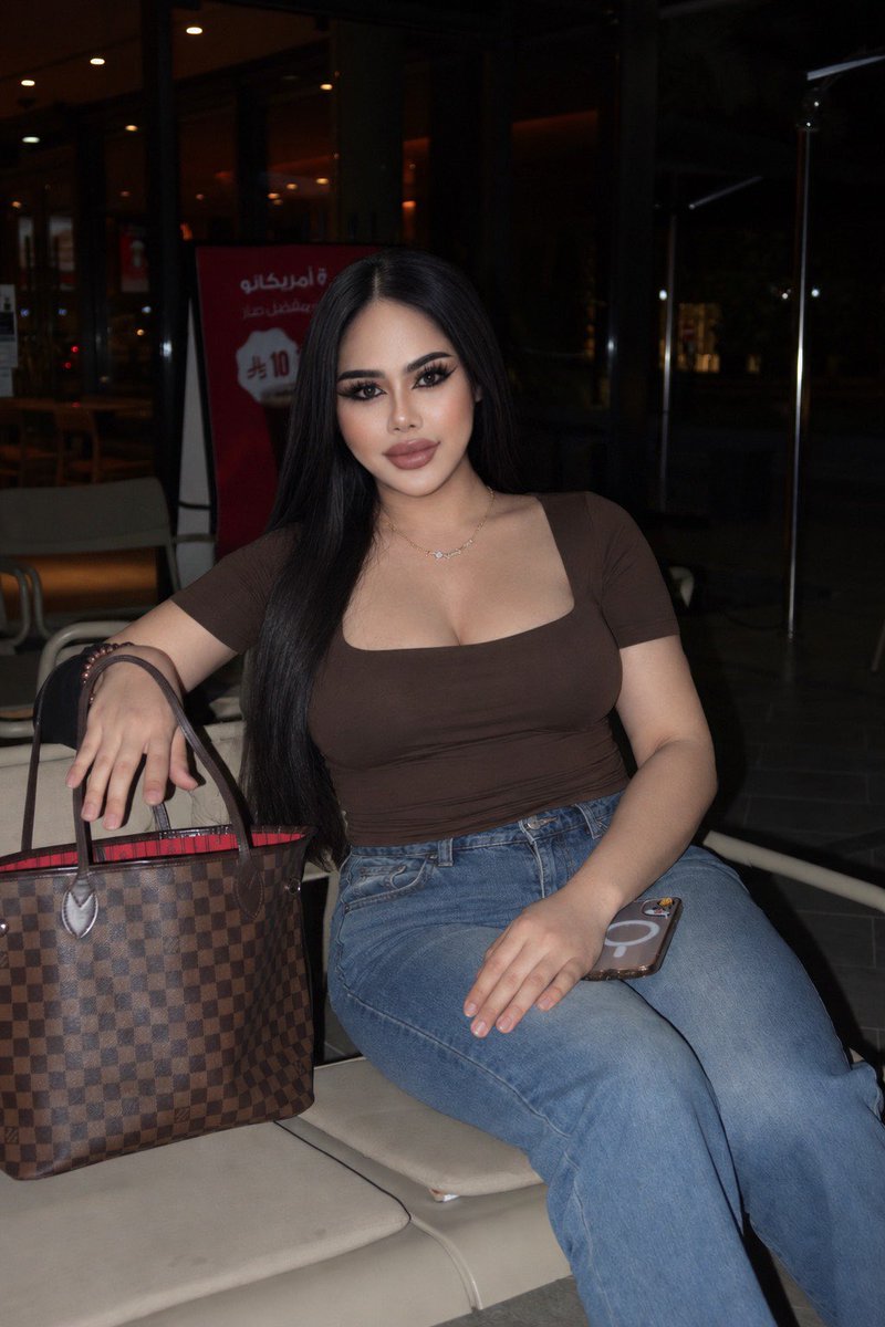 ogi8ey's tweet photo. #ladyboy_juffar
#ladyboy_bahrain
#ladyboy_manama https://t.co/4I2YqlzrJk
