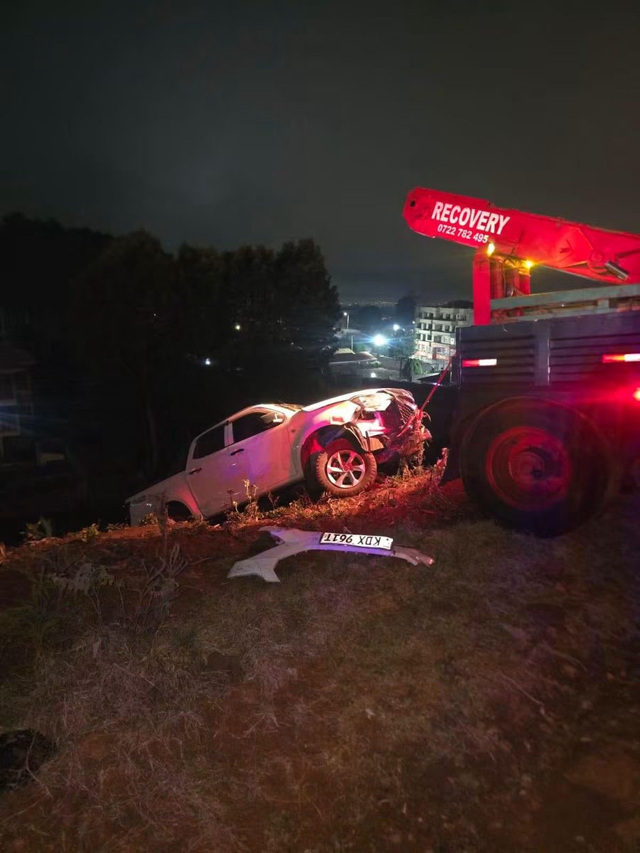 CGisairo's tweet photo. Yesternight as I was coming to Nairobi from my constituency we were involved in an accident after being hit from behind by a speeding Isuzu DMax (KDX961T) registered to Isuzu Kenya leased to the ministry of interior. 

1/ https://t.co/PZuUGpnCnt