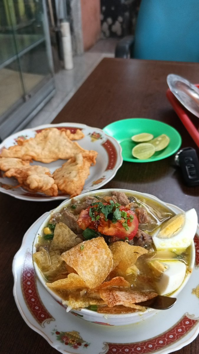Risdanurwidia's tweet photo. Supaya hidup tidak tegang hanya semputar penelitian dan tulisan, mari kita pondasi dulu. 

Rekomendasi: 9/10 bagi yang suka Jawa Timuran. https://t.co/3TB8t4x9Sb