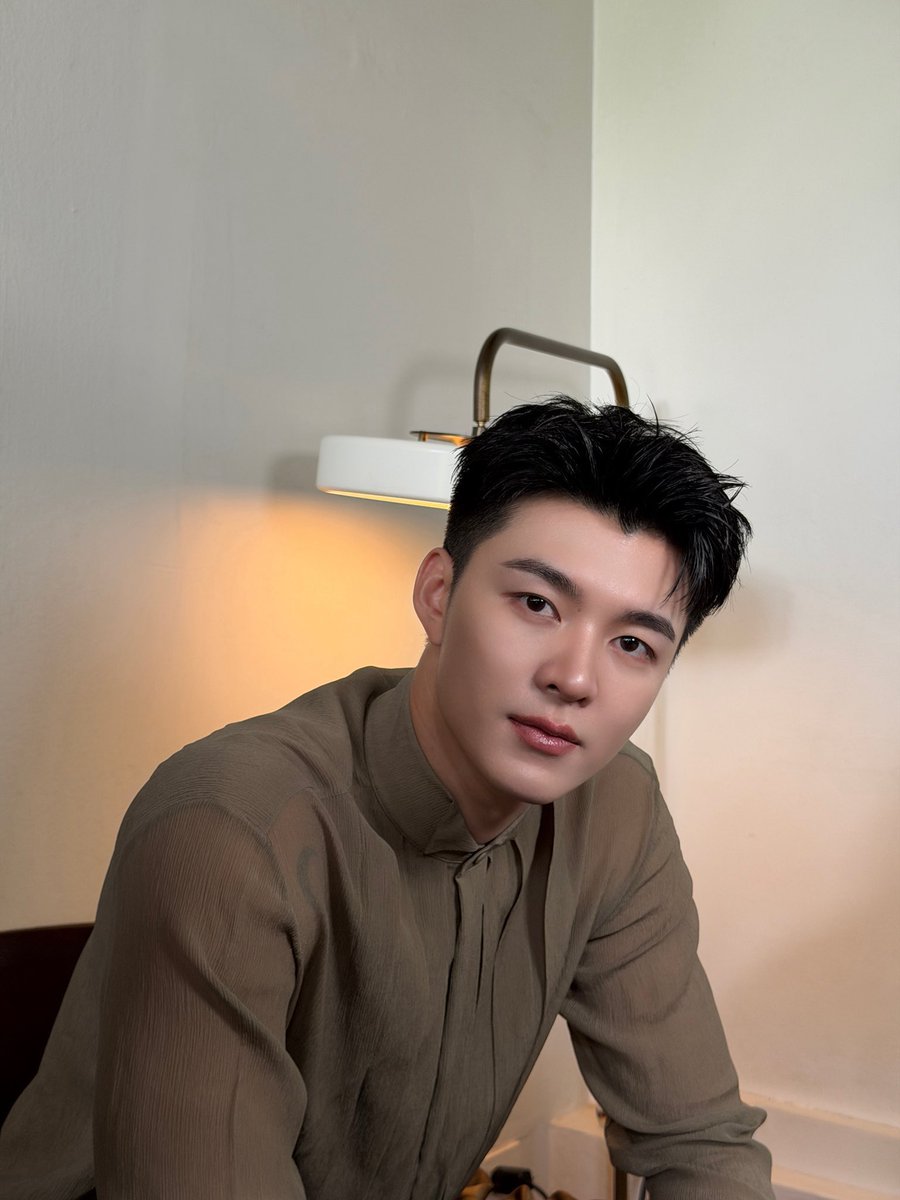 Meennicha8_ofc's tweet photo. หล่อมากครับ 

MEEN WITH VALENTINO
#ValentinoInterferenze
#Meennicha8 https://t.co/p7SenHH2BI