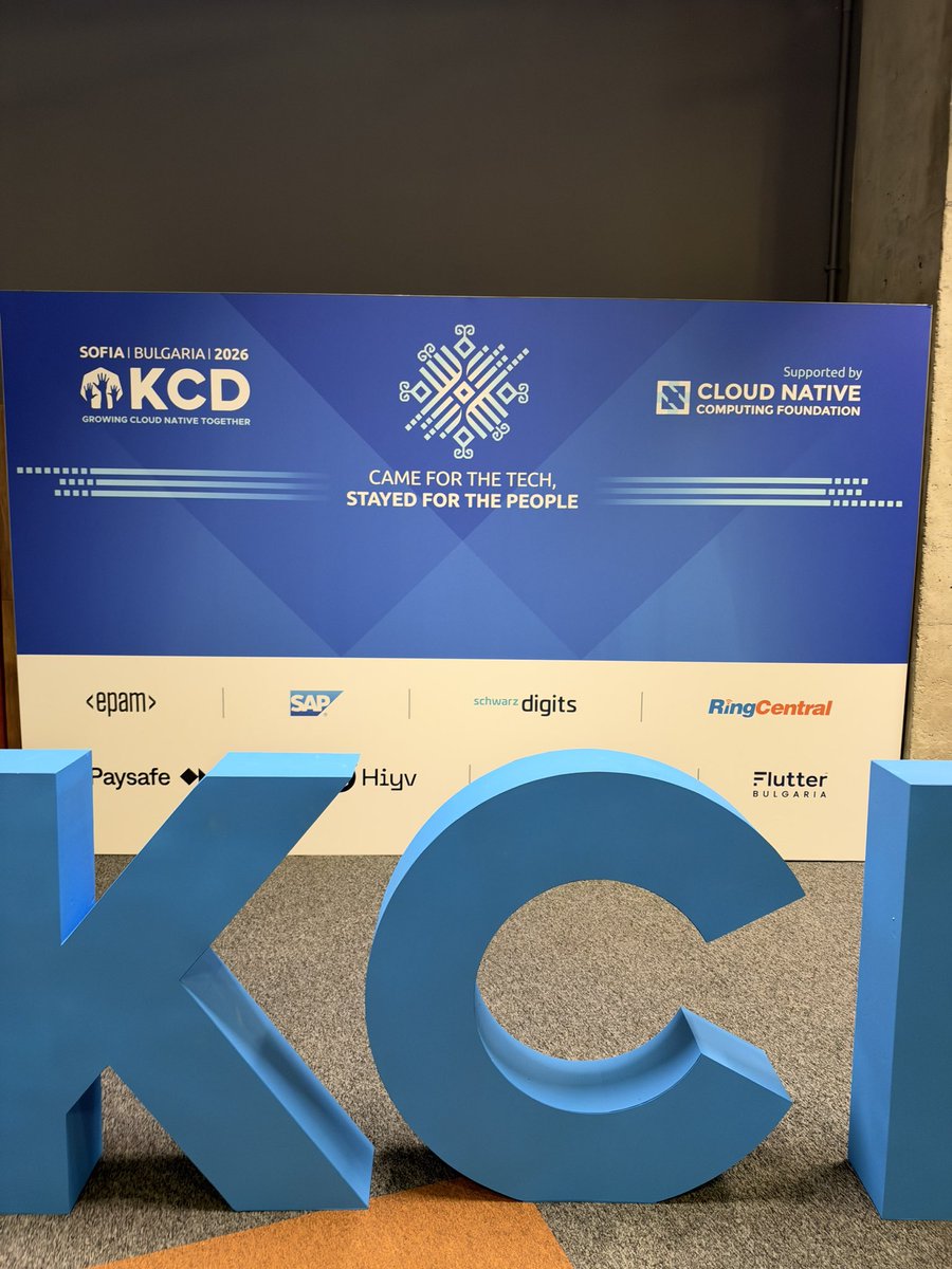 cra's tweet photo. hello #KCDSofia https://t.co/DUirOaWPUY