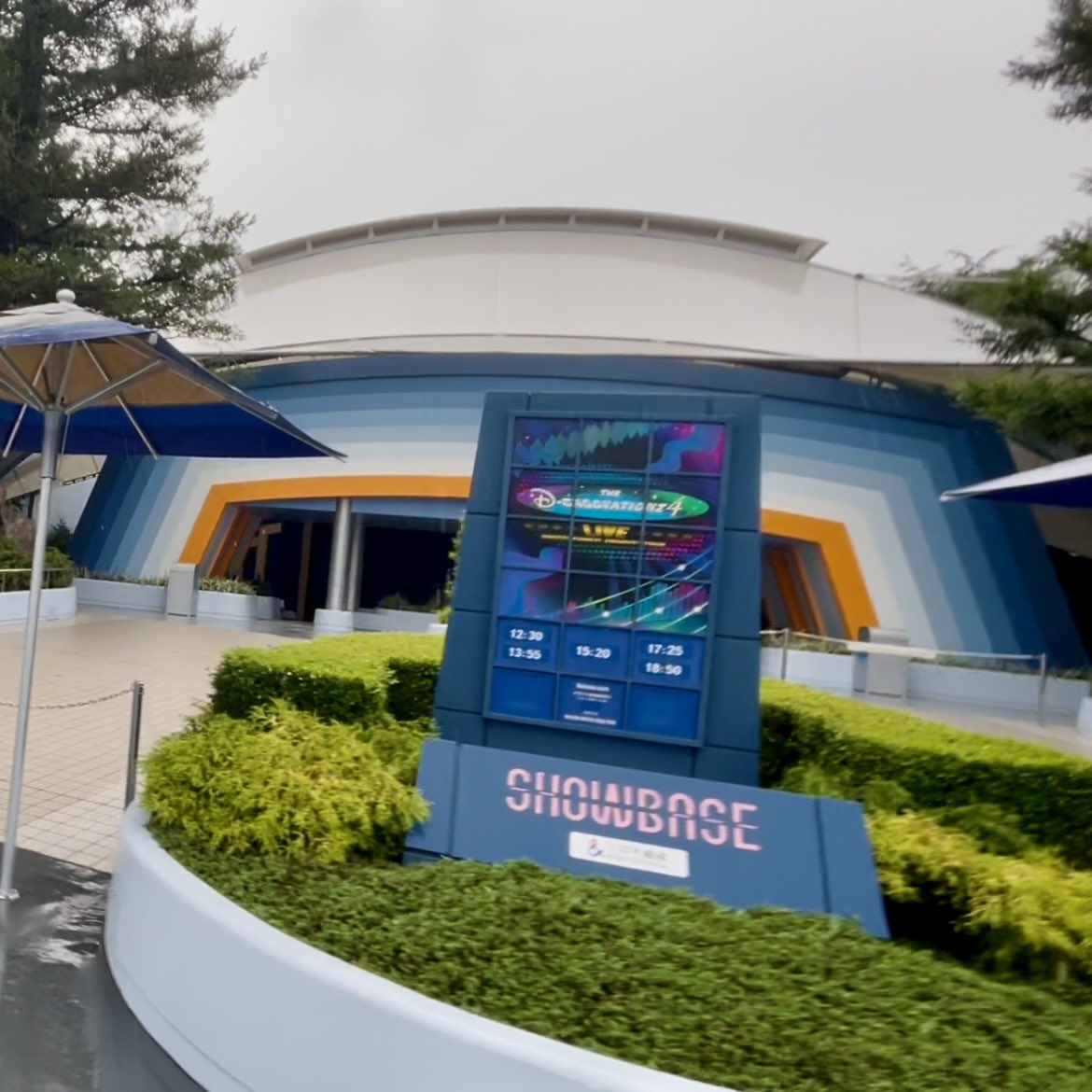 Triple_Disney's tweet photo. 看板だけ見てきた！これは楽しみだ〜🥰 https://t.co/TtneJzyVoT