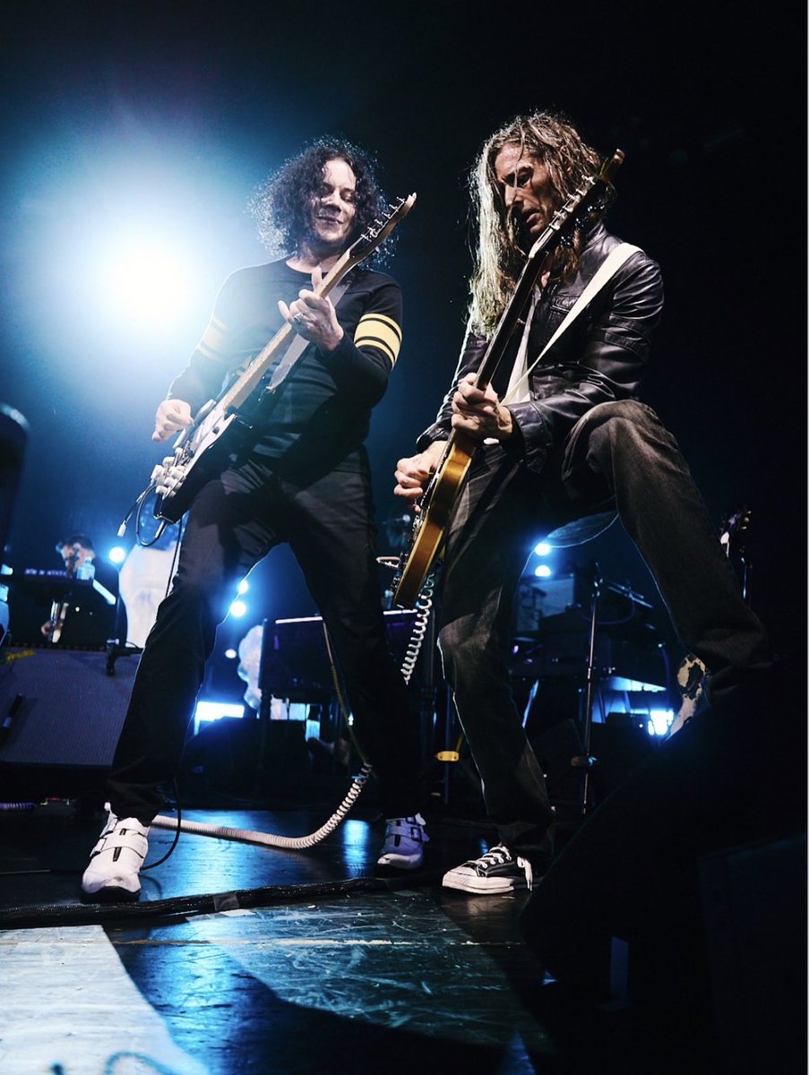 freeloverevivel's tweet photo. NICK CAME OUT AT JACK WHITES SHOW IN HOLLYWOOD TONIGHT?????? https://t.co/Q9wnUDlycl