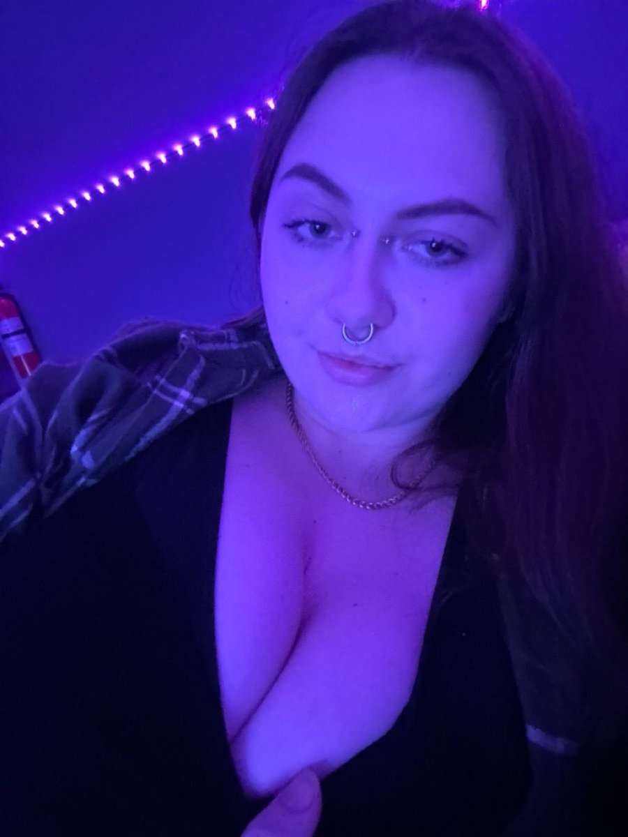 Fabian9008's tweet photo. Drop your location if only you’re interested in my meet up 18+ only 🍆🥰🥱#youngho #chicago #illinoise #wet #teen #snowbunny #nsfwtw #petite #freak #wet #slut #GOONER #pussy #cum #cumshot #Onlyfans #horny #masturbate #pawg #nsfwvideo #amateur #petite #snowbunny https://t.co/JTv4FQrieN