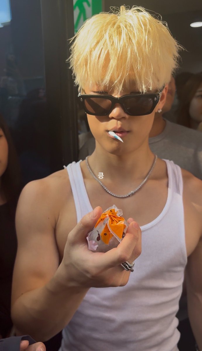 vhs8_'s tweet photo. 귤모찌 맛나게 드시길 .🍊 https://t.co/pRzTVlKytP