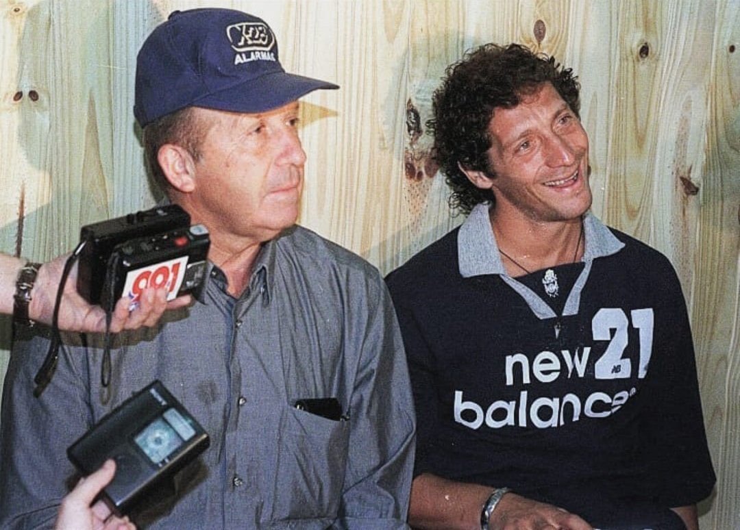 miguehessig's tweet photo. Ellos dos... 💙🐺

#CGE #GELP #DaleLobo https://t.co/wBUzkYOZhL