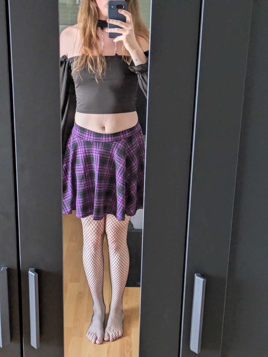 AustrianTGirlA's tweet photo. My tiny little secret https://t.co/Df8cZoGHVB