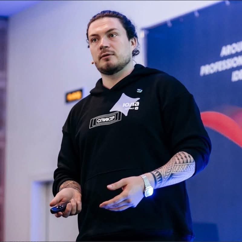 Menanshin's tweet photo. Всем привет!

Меня зовут Евгений, и я ищу работу.

Я QA Lead с 10 годами опыта в QA и более чем 5 годами руководства командами. 
А ещё я стараюсь дать своей собаке лучшую жизнь и путешествую с ней по миру, так что российский рынок труда для меня почти полностью закрыт. https://t.co/1cYtF0Y7Qw