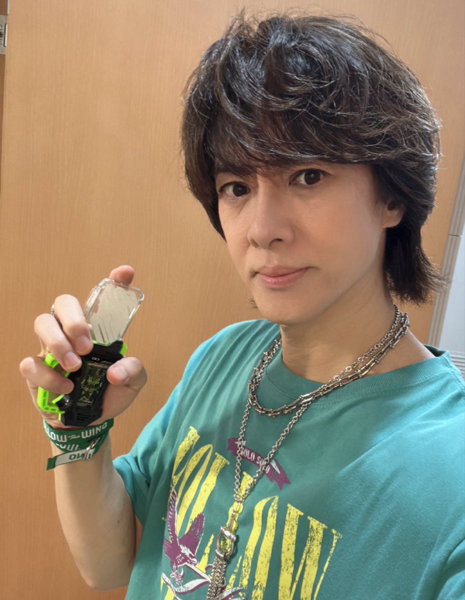 TAKAMI_HIROYUKI's tweet photo. LVツアー2026‼️‼️‼️😉名古屋はSold outなので😉そう❗️そこのキミ✨大阪公演で待ってるぞ👍ワタシが大阪公演のルールダ⚡️⚡️⚡️ #貴水博之 #LV2026大阪 #みんな待ってマス https://t.co/NVxTVL9m4t