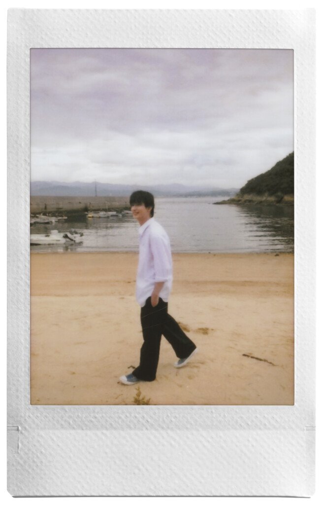 DailyRyusei0916's tweet photo. [News] Fujifilm is launching a special instax™ cheki collaboration featuring photos of Ryusei Yokohama and Suzu Hirose for Nanji, Hoshi no Gotoku (You, Like a Star), ahead of its October 9 release! 💜📸

https://t.co/4d0kQNbyha

#汝星のごとく #横浜流星 #広瀬すず https://t.co/95oX8VWYz3