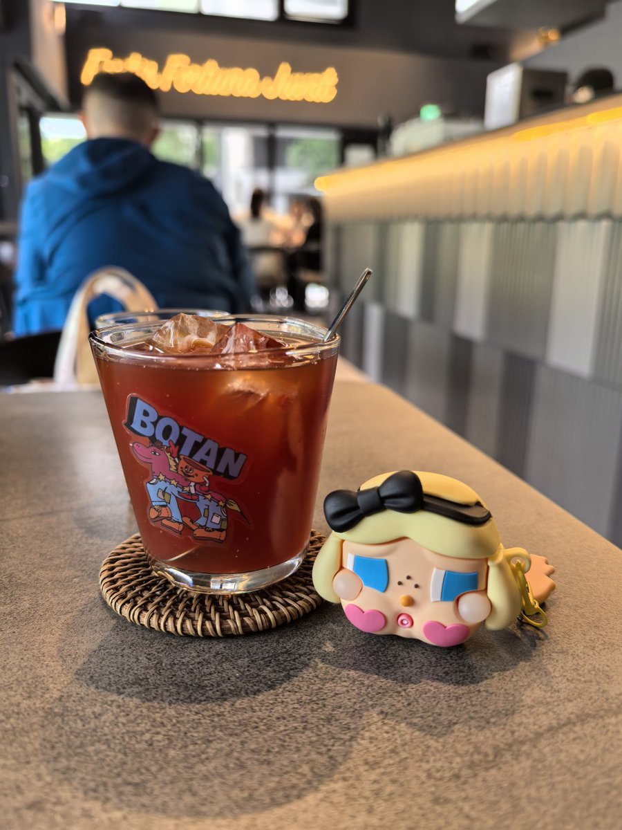 aboojesm's tweet photo. 午後のひととき、雰囲気の良いカフェでこだわりの一杯。 https://t.co/EF0kBn9hK5