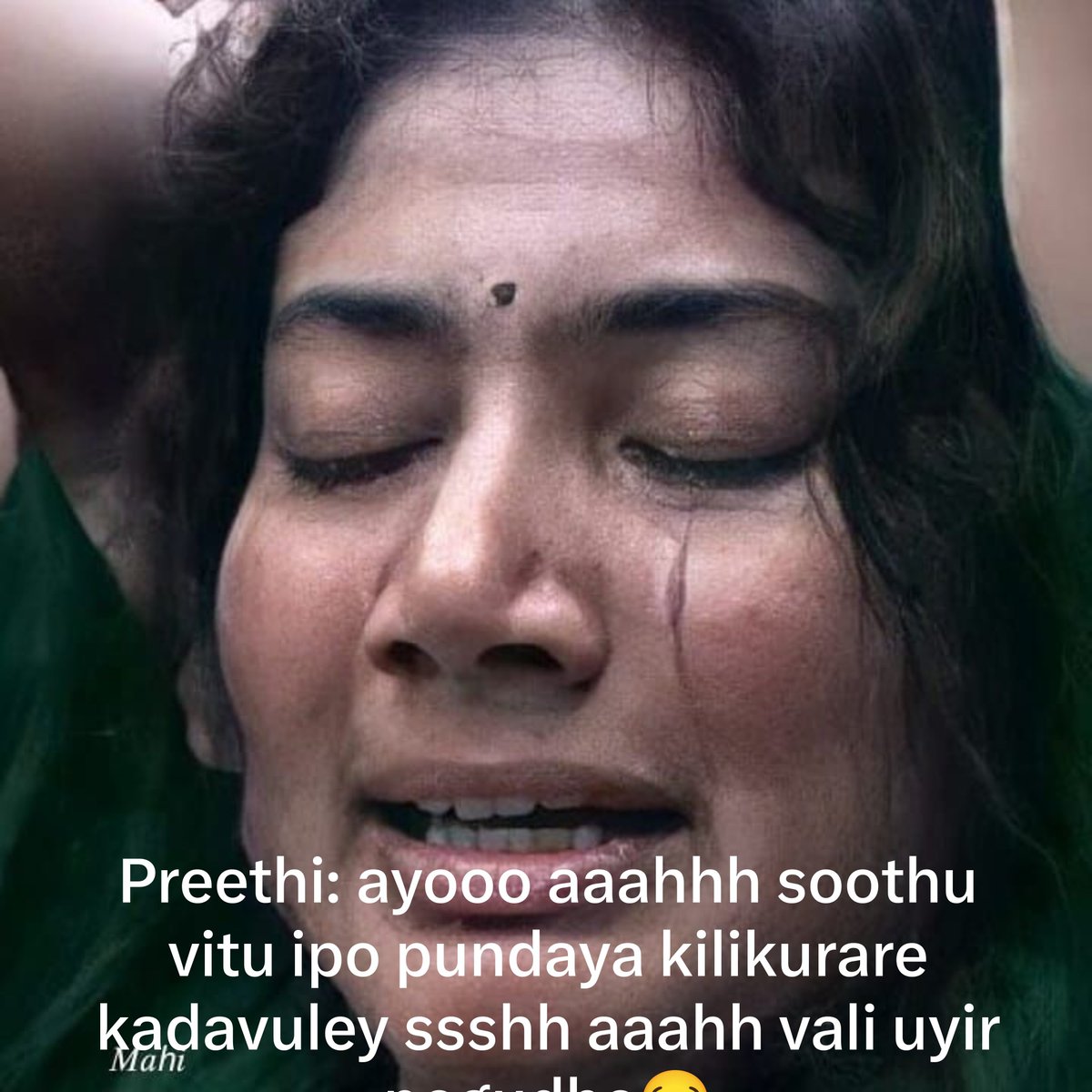 Preethi_veriyan's tweet photo. @Navaneepreethi : inaki unoda clg bull ena public toilet laye othutaru di unna pachaya thittite en sootha kilichitaru samma pain😓

Preethi: na irundha anga scene eh vera🫦

Navanee: summa vaaila pesadha di

Preethi : nyt varuvaru ena panren paru🤤

Vaai punda preethi with bull👇🏻 https://t.co/rmVAg1Or9K