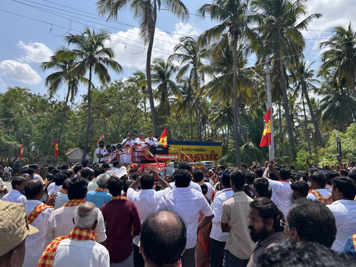 VijayAnban_offl's tweet photo. இன்று (29.09.2026) தாராபுரம் சட்டமன்றத் தொகுதி இடைத்தேர்தலை முன்னிட்டு, மாண்புமிகு நீர்வளத்துறை அமைச்சர் அண்ணன் திரு. என். ஆனந்த் அவர்கள், மாண்புமிகு வருவாய்த்துறை அமைச்சர் திரு. கே. ஏ. செங்கோட்டையன் அவர்கள், மாண்புமிகு சுகாதாரத்துறை அமைச்சர் திரு. கே. ஜி. அருண்ராஜ் அவர்கள் மற்றும் அண்ணன் திரு. விஜயபாஸ்கர் ஆகியோருடன் இணைந்து தீவிர களப் பிரச்சாரத்தில் ஈடுபட்ட பொழுது!

@CMOTamilnadu | @BussyAnand 
@KASengottaiyan | @arunraajkg 
@Vijayabaskarofl | @TVKITWingMaduri 
#DharapuramByElection #TVKCampaign 
#TVKVictory #MaduraiNorthMLA