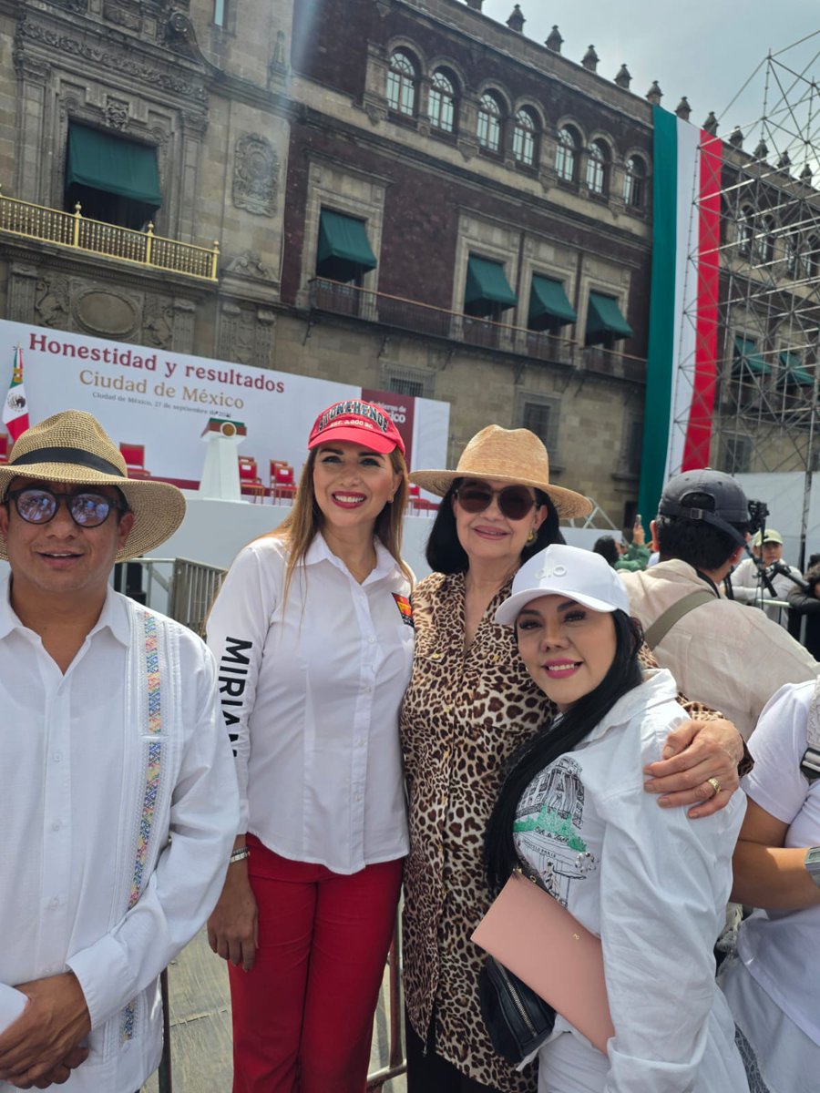 partidodeltra11's tweet photo. Nuestra Comisionada Política, @DipFed_MagNuMon, acompañó el cierre de la gira de resultados de la presidenta @Claudiashein. 🇲🇽

"La Transformación no se detiene; la honestidad da resultados y el #PT está más firme que nunca con la 4T." 🔴⭐

#PartidodelTrabajoCDMX https://t.co/63YtSGiQ9N
