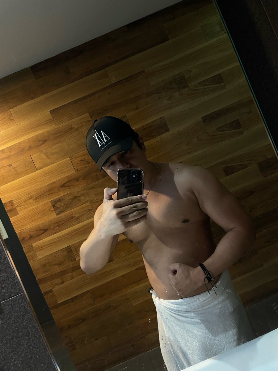 AlmoraO's tweet photo. Loving every minute cause you make feel so alive #gymlover https://t.co/wos8GSJuS3
