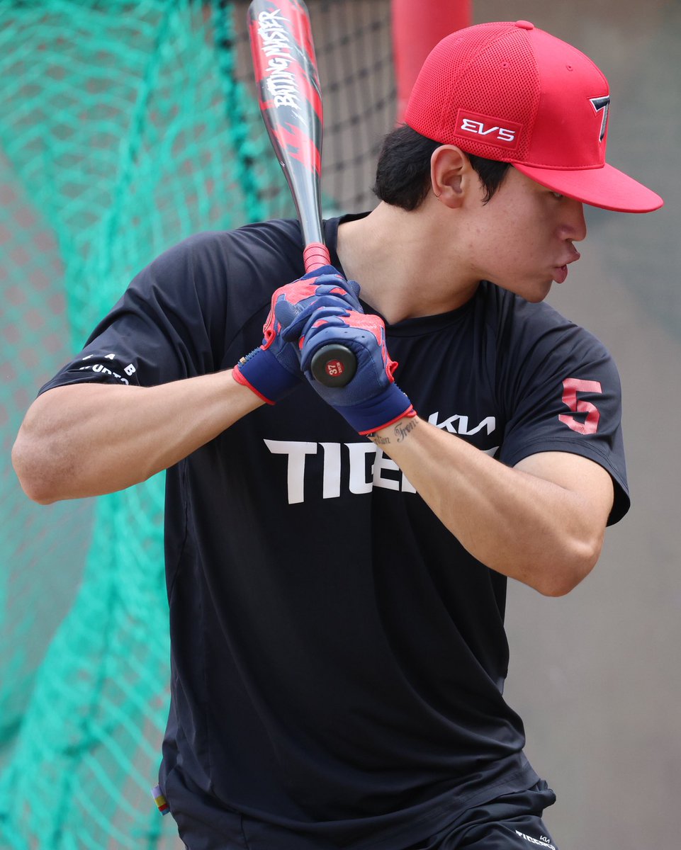 ti5erhearted's tweet photo. 타이거즈김도영도힘냅시다 💪🏻💪🏻 https://t.co/rdo4NTmoJB