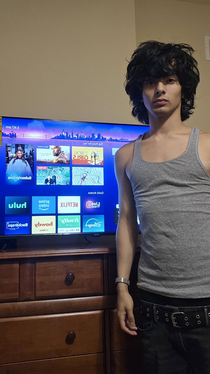 spacecop107's tweet photo. Just got my first roku tv #roku #rokufamily https://t.co/cQwkq3EpdV