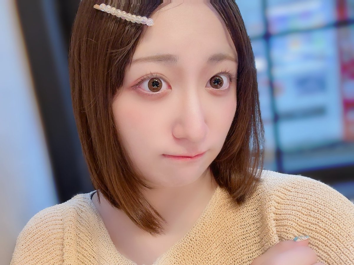 Kanon_Takao's tweet photo. 今朝は前髪のセットを失敗しちゃって、
しかたなくデコ出しの日…🙂‍↕️ https://t.co/gLlrMN7jAv