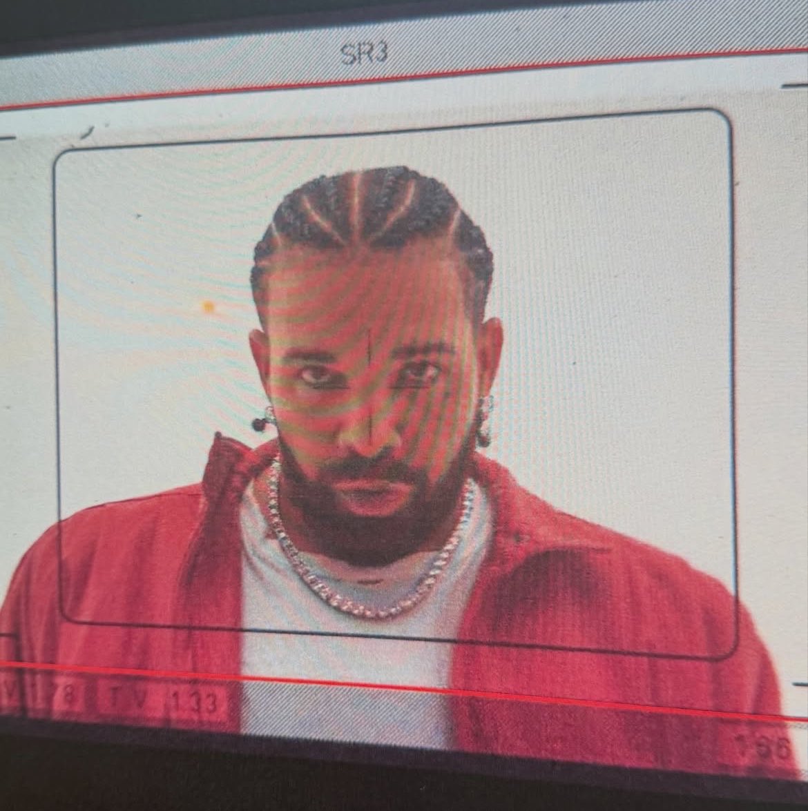 DrakeAligned's tweet photo. Drake announces he is going LIVE in 20 minutes 👀 https://t.co/S01tCmEGOd