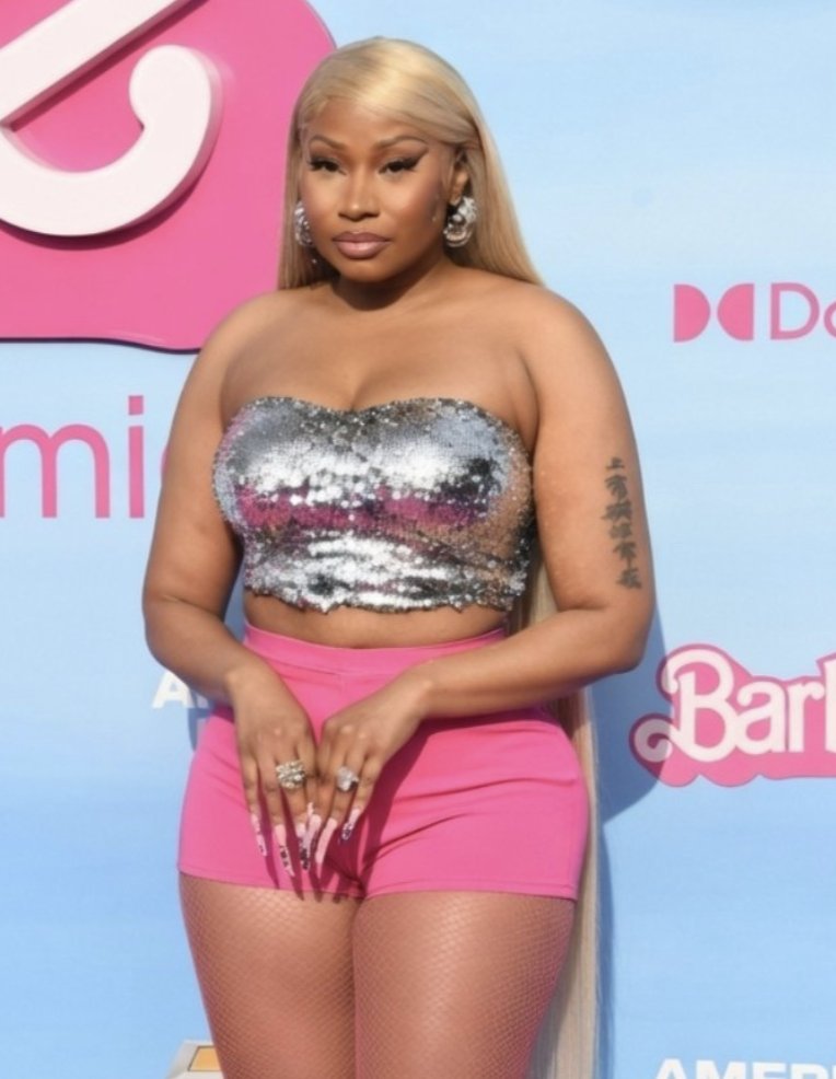 mathewsavenue's tweet photo. @_DAVIBEE_ Both pics via getty, his husband AND her brother admitted to touching kids, stop using that one old video u keep spamming it in ur replies cs yk theres 10x more chopped pics of nicki than megan online rn... https://t.co/zBktVVMjKm