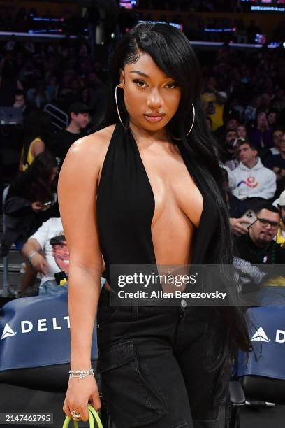 mathewsavenue's tweet photo. @_DAVIBEE_ Both pics via getty, his husband AND her brother admitted to touching kids, stop using that one old video u keep spamming it in ur replies cs yk theres 10x more chopped pics of nicki than megan online rn... https://t.co/zBktVVMjKm