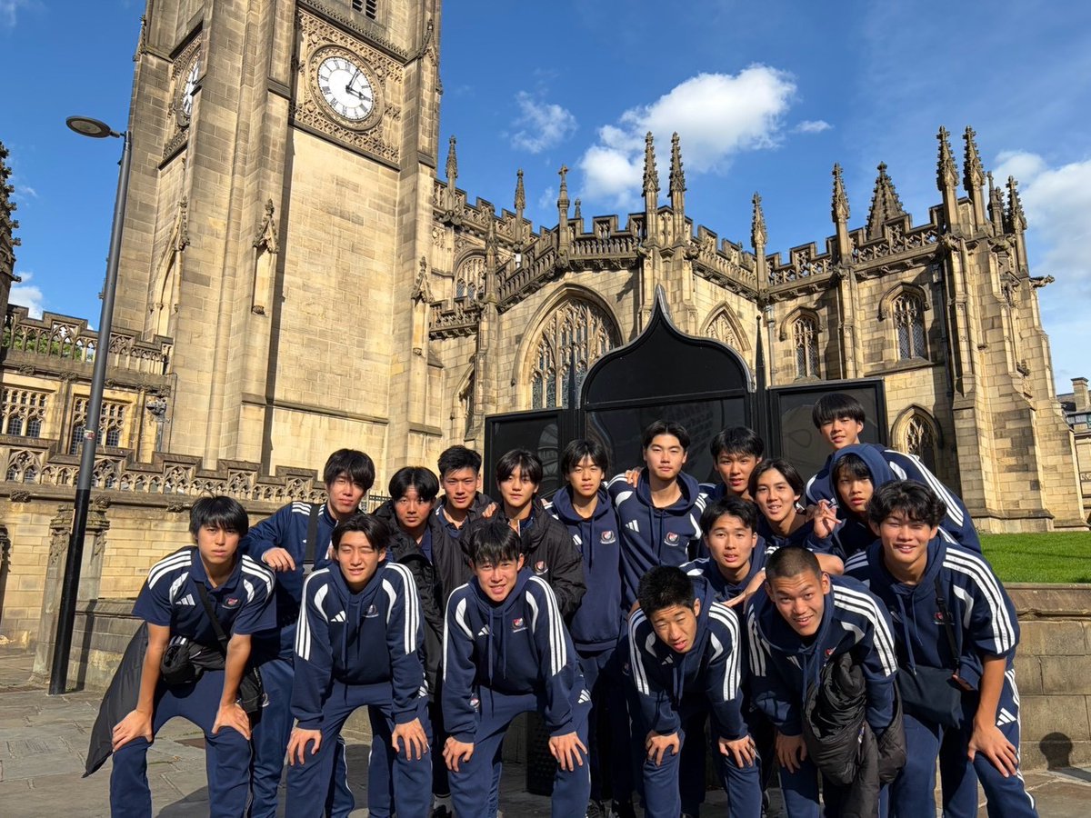 yfm_academy's tweet photo. #横浜F・マリノスユース U-16
マンチェスター遠征🏴󠁧󠁢󠁥󠁮󠁧󠁿🔴⚪️🔵

<DAY 4>
昨日の試合より、
2グループに分かれてトレーニング🏃‍♂️⚽️

午後は市内観光を楽しみました⛪️🚍

#fmarinos
#横浜F・マリノスアカデミー https://t.co/pafUydTHZD